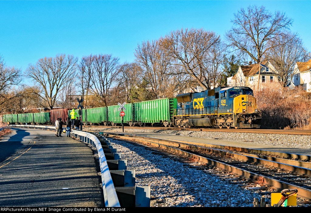 CSX 4745 on M-218